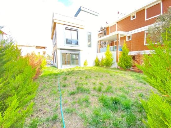 Freistehende 3+1 Ultra-luxusvilla Am Meer Zum Verkauf In Doğanbey