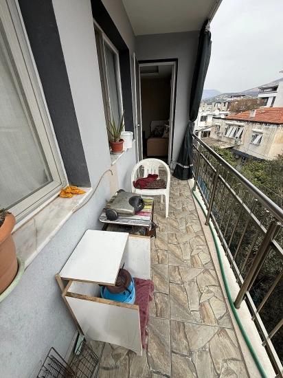 2+1 Wohnung Zum Verkauf Im Mittleren Stockwerk Im Zentrum Von Ürkmez, Seferihisar