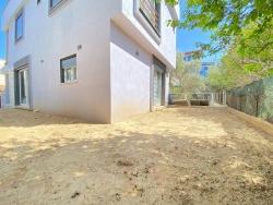 Brandneue, Freistehende Luxusvilla Mit 3 Schlafzimmern Und Einem Zusätzlichen Zimmer In Doğanbey, Seferihisar, Zu Verkaufen.