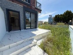 2+1-Maisonette-Sommerhaus Mit Großem Garten Und Meerblick In Seferihisar Doğanbey Zu Verkaufen