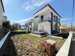 Freistehende 3+1-Maisonette-Villa Auf Einem 300 M2 Großen Grundstück In Seferihisar Doğanbey