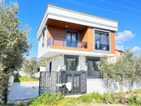 Neue Freistehende 3 1 Villa Zum Verkauf In Offener, Geräumiger Lage In Doğanbey