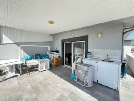 2 1 Wohnung Duplex Mit Voll Möblierter Terrasse Zum Verkauf Im Zentrum Von Ürkmez