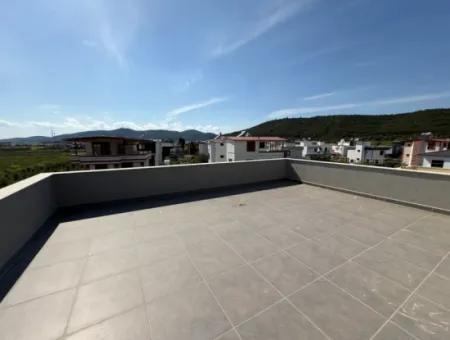3 In 1 Villa Mit Null Pool Zum Verkauf Mit Großem Garten In Doganbey, Seferihisar