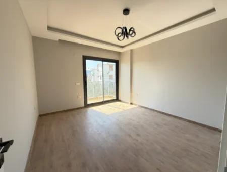 3 In 1 Villa Mit Null Pool Zum Verkauf Mit Großem Garten In Doganbey, Seferihisar