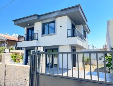 Freistehendes 3 1 Elternhaus In Einem Garten Von 390 M2 Zum Verkauf In Doganbey, Seferihisar