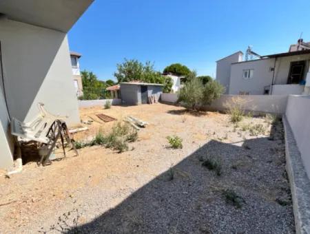 Freistehendes 3 1 Elternhaus In Einem Garten Von 390 M2 Zum Verkauf In Doganbey, Seferihisar