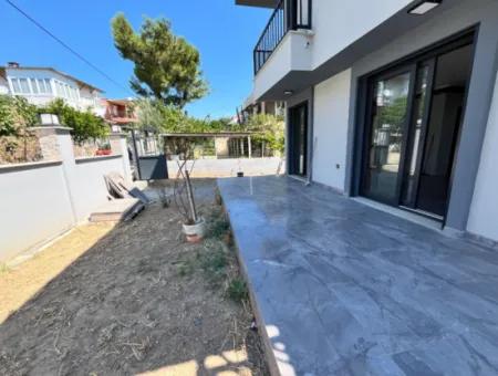Freistehendes 3 1 Elternhaus In Einem Garten Von 390 M2 Zum Verkauf In Doganbey, Seferihisar