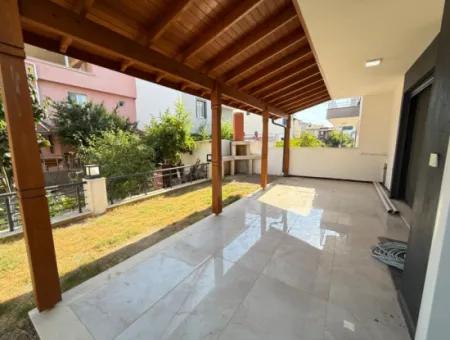 3 In 1 Villa Ohne Garten Zum Verkauf In Der Nähe Des Meeres In Doganbey, Seferihisar