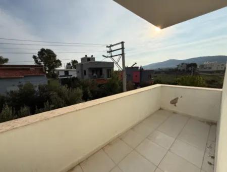 4 1 Villa Mit Großem Garten Zu Verkaufen In Seferihisar Doğanbey Zentrum