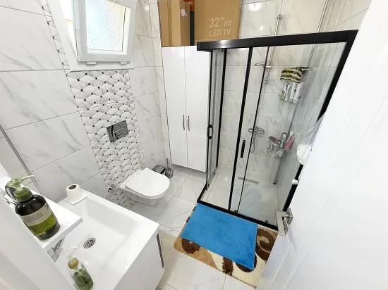 In Ürkmez Doğanbey Luxuriös Gebaut, Geräumig Und Komfortabel 3+1 Villa