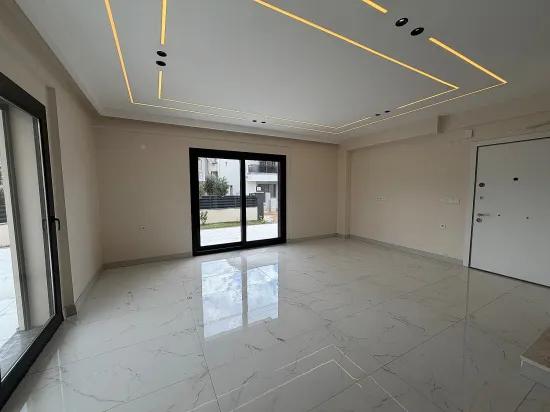 In Gümüldür Zum Verkauf Ultra-luxus 3+1 Villa
