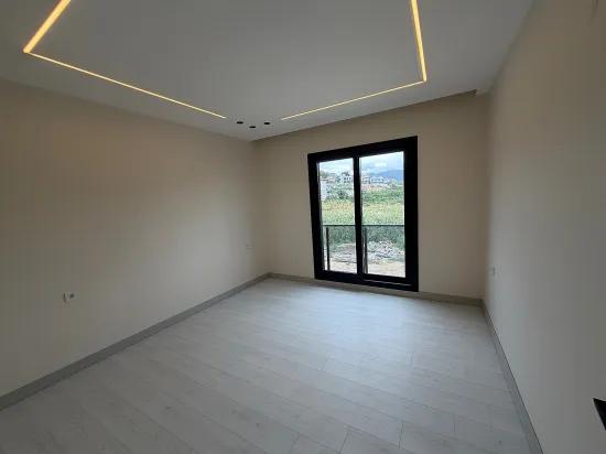 In Gümüldür Zum Verkauf Ultra-luxus 3+1 Villa
