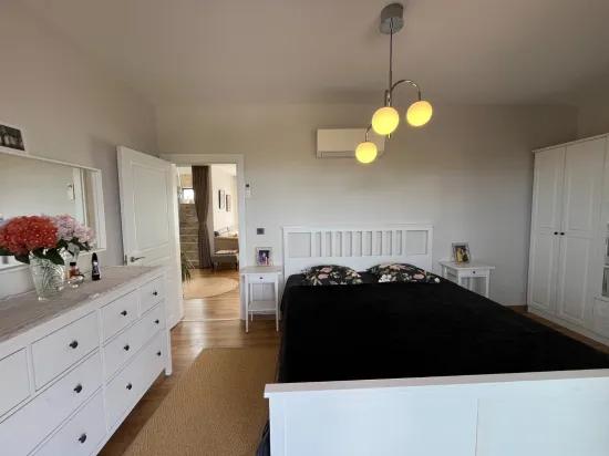 Seferihisar In Bengiler, Am Meer, Im Poolkomplex Zu Verkaufen 3+1 Doppelgeschosswohnung!