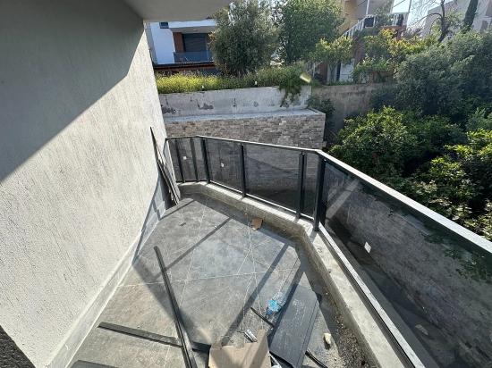 2+1 Brandneue Maisonette-villa Mit Garten Zum Verkauf Im Zentrum Von Seferihisar Ürkmez