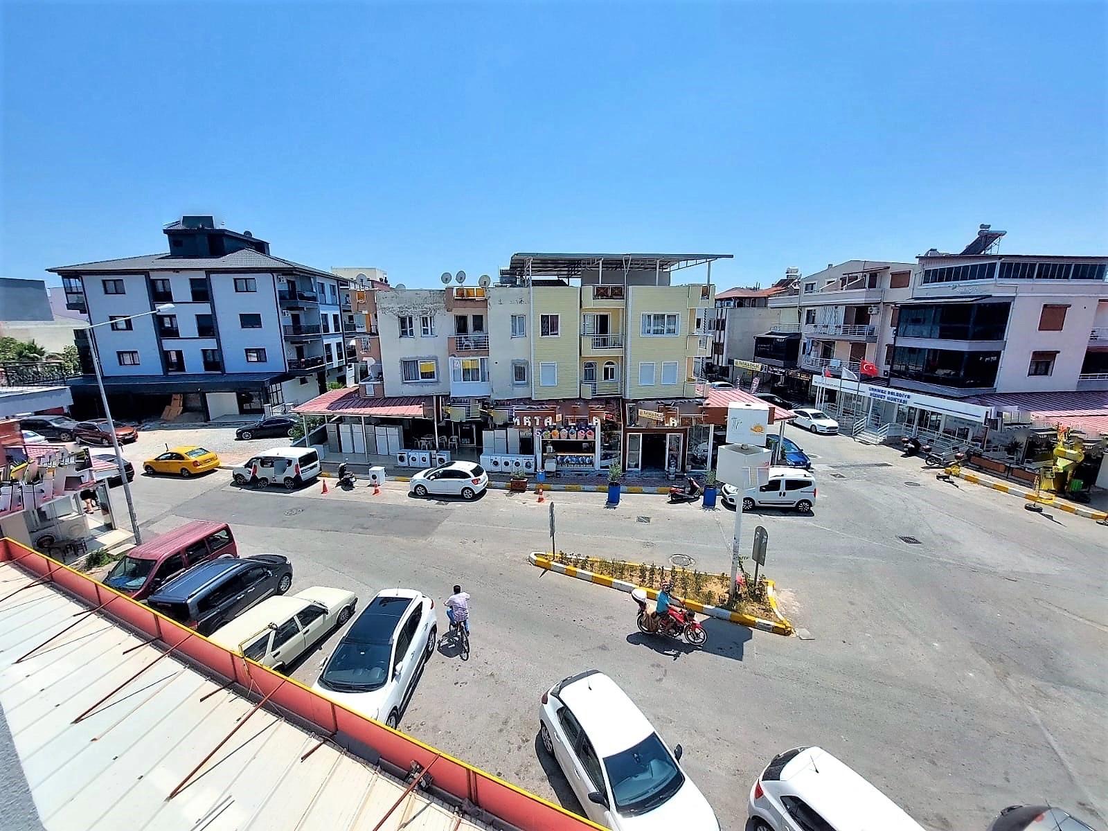 2+1 Apartment For Sale In Seferihisar Ürkmez Center, Separate Kitchen