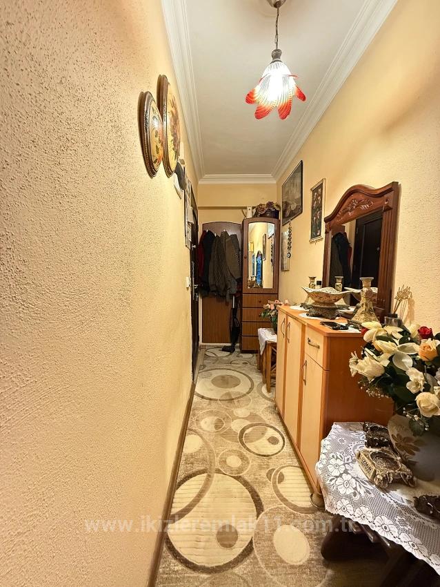 2+1 Apartment For Sale In Seferihisar Ürkmez Center, 80M2, 200M From The Sea.