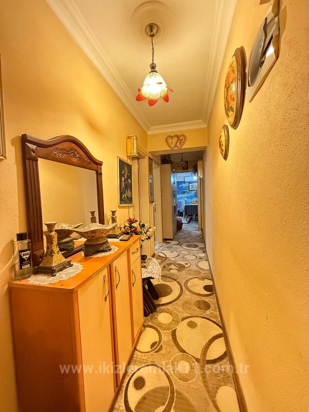 2+1 Apartment For Sale In Seferihisar Ürkmez Center, 80M2, 200M From The Sea.