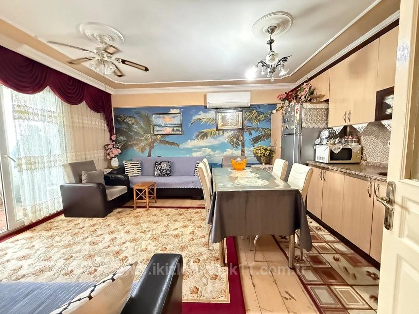 2+1 Apartment For Sale In Seferihisar Ürkmez Center, 80M2, 200M From The Sea.