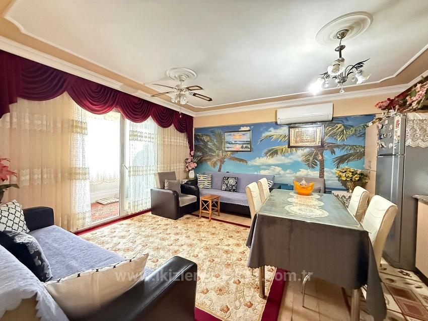 2+1 Apartment For Sale In Seferihisar Ürkmez Center, 80M2, 200M From The Sea.