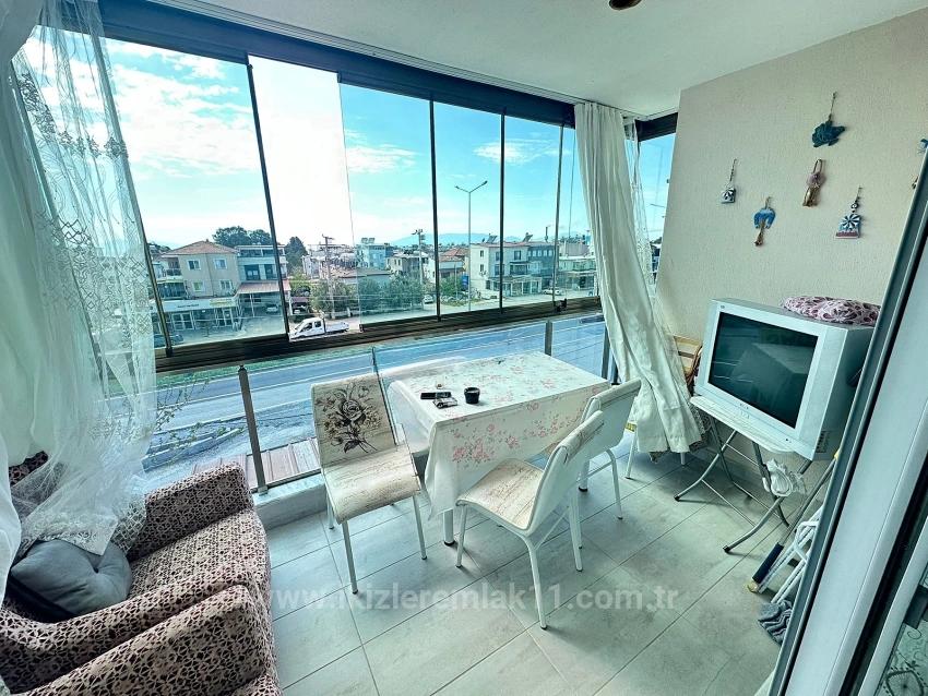 2+1 Apartment For Sale In Seferihisar Ürkmez Center, 80M2, 200M From The Sea.