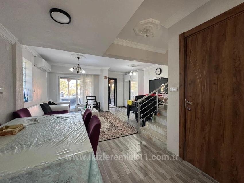 Seferihisar'cumhuriyet District, Meltem Tour Site 4+1 Villa For Sale By The Sea