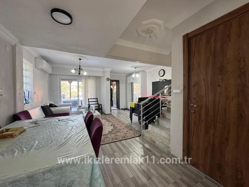 4+1 Bedroom Villa For sale in Cumhuriyet Nbh. Seferihisar Doğanbey - 165 m²