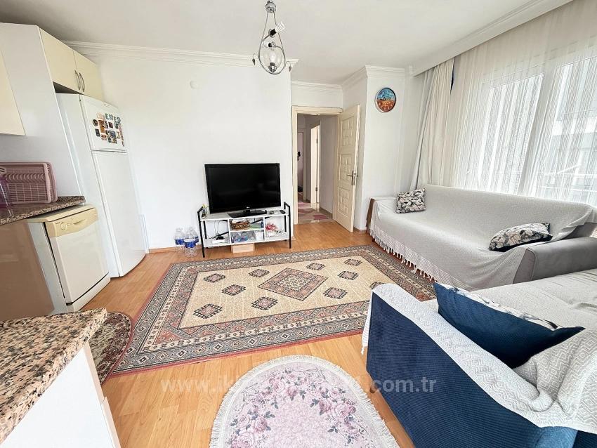 Spacious 2+1 Apartment For Sale On An Intermediate Floor In Ürkmez Center, Seferihisar