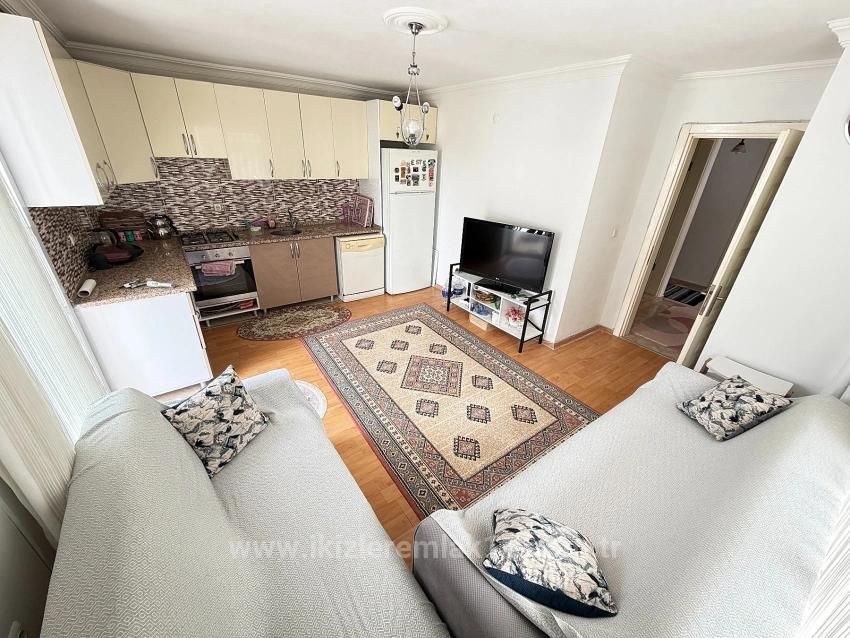 Spacious 2+1 Apartment For Sale On An Intermediate Floor In Ürkmez Center, Seferihisar