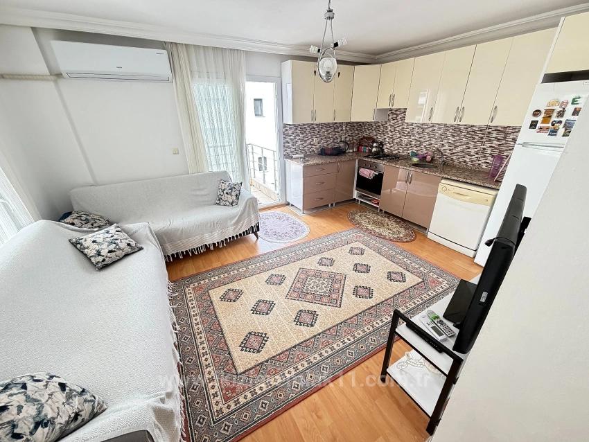 Spacious 2+1 Apartment For Sale On An Intermediate Floor In Ürkmez Center, Seferihisar