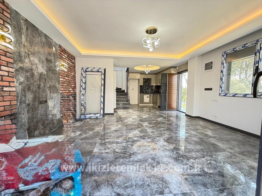 3+1 Bedroom Villa For sale in Cumhuriyet Nbh. Seferihisar Doğanbey - 200 m²