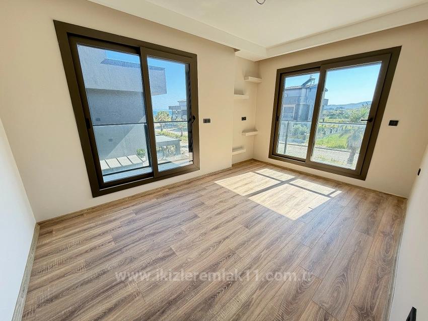 3+1 Ultra Luxury Villa For Sale With Sea View In Doğanbey