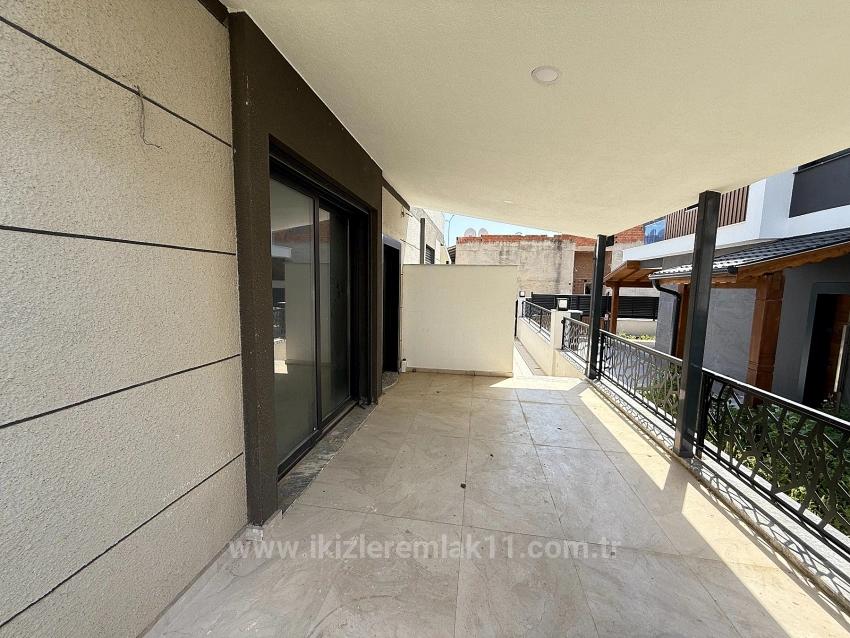 Garden Villa For Sale Near The Sea In Ürkmez Doğanbey, 2+1