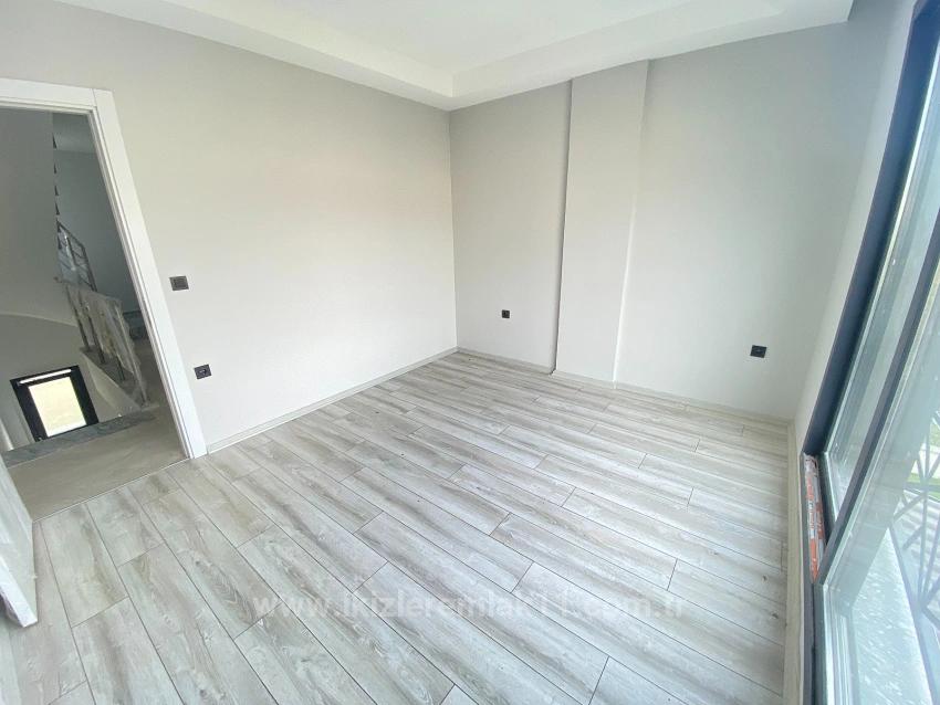 Garden Villa For Sale Near The Sea In Ürkmez Doğanbey, 2+1