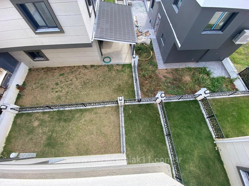 Garden Villa For Sale Near The Sea In Ürkmez Doğanbey, 2+1