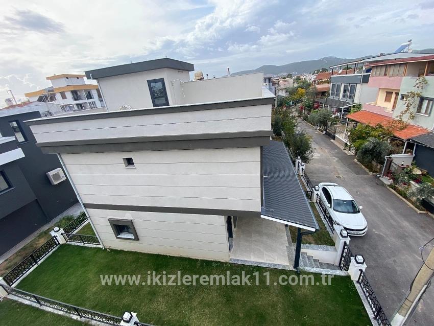 2+1 Bedroom Villa For sale in Cumhuriyet Nbh. Seferihisar Doğanbey - 150 m²