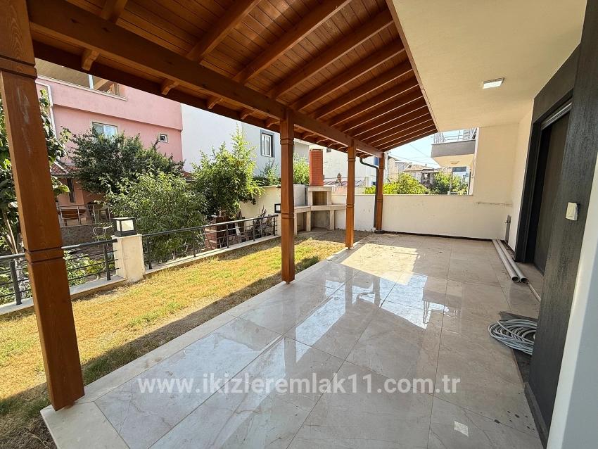 3+1 Bedroom Villa For sale in Cumhuriyet Nbh. Seferihisar Doğanbey - 160 m²