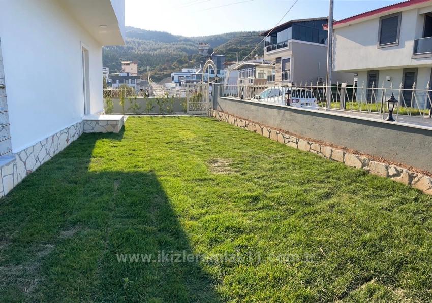 2+1 Villa With Sea View And Garden For Sale In Doğanbey, Seferihisar