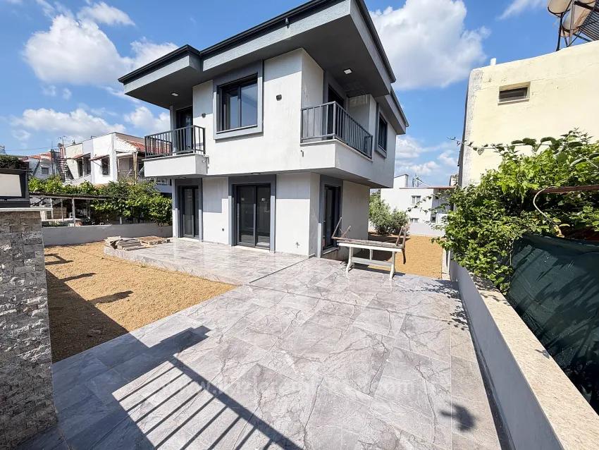 3+1 Bedroom Villa For Sale in Atatürk Nbh. Seferihisar Doğanbey - 370 m²