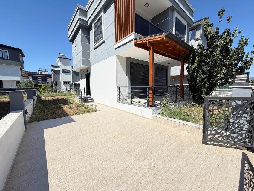 For Sale In Ürkmez Doğanbey Zero Single Detached Wide 3+1 Villa