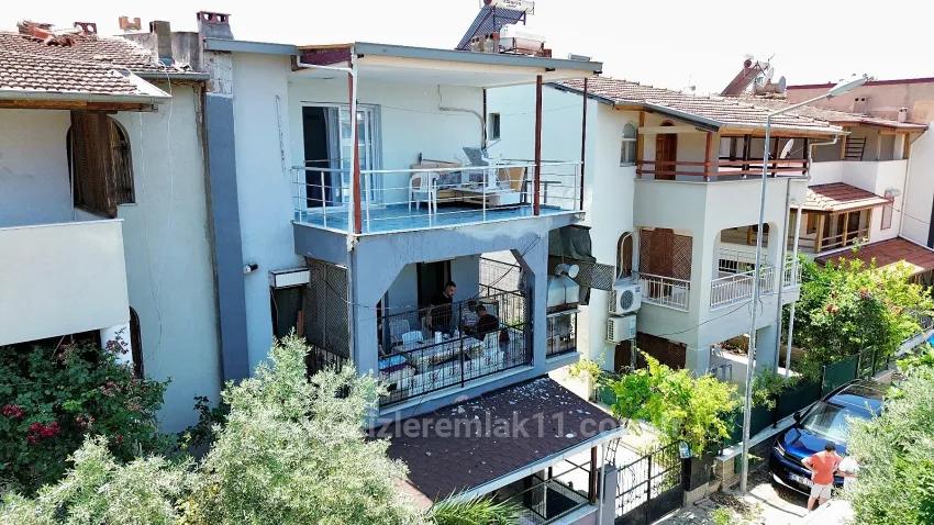 In Doğanbey, For Sale Intermediate Floor 2+1 On The Sea Side 70 Metre² Flat
