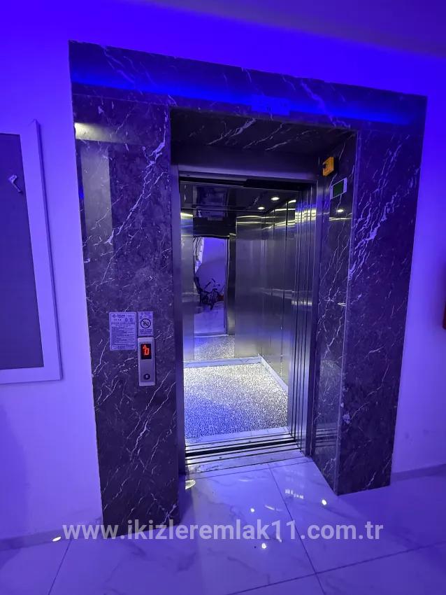 Seferihisar Ürkmez'de Zero 4+1 Duplex Lift Otoparklı To the sea 400 m