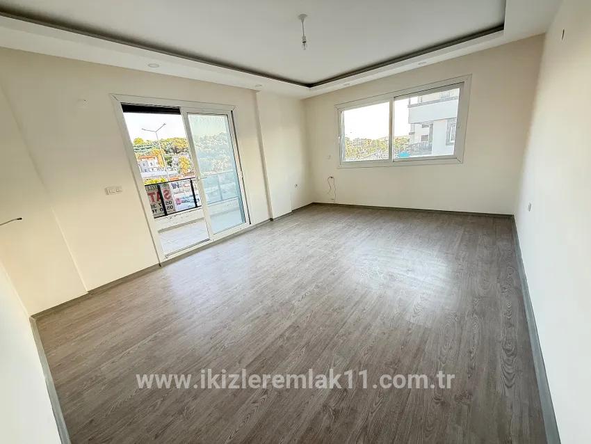 Seferihisar Ürkmez'de Zero 4+1 Duplex Lift Otoparklı To the sea 400 m