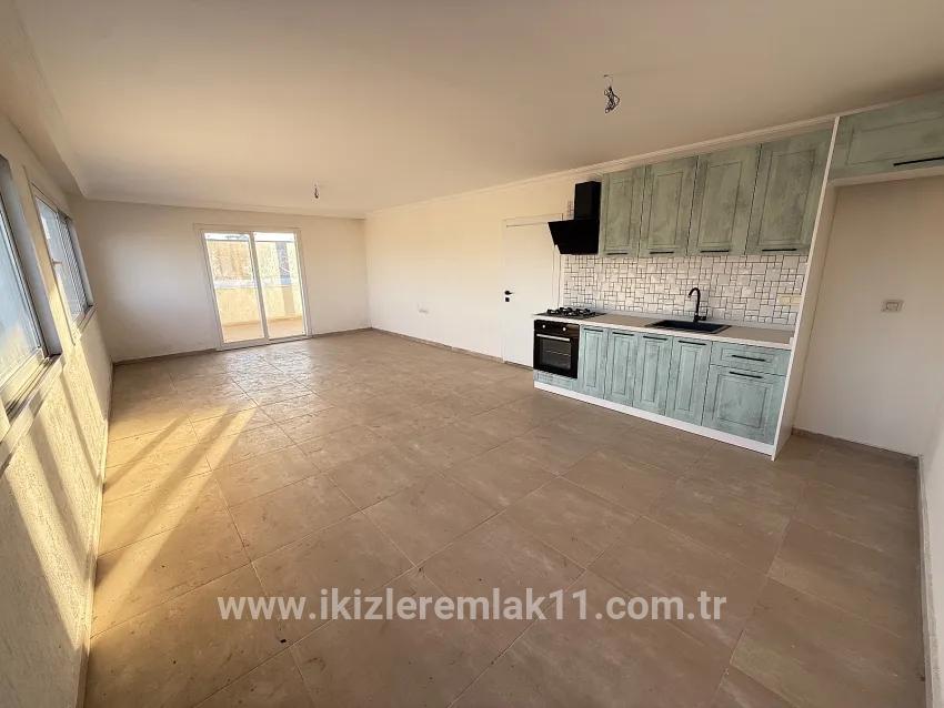 Seferihisar Ürkmez'de Zero 4+1 Duplex Lift Otoparklı To the sea 400 m