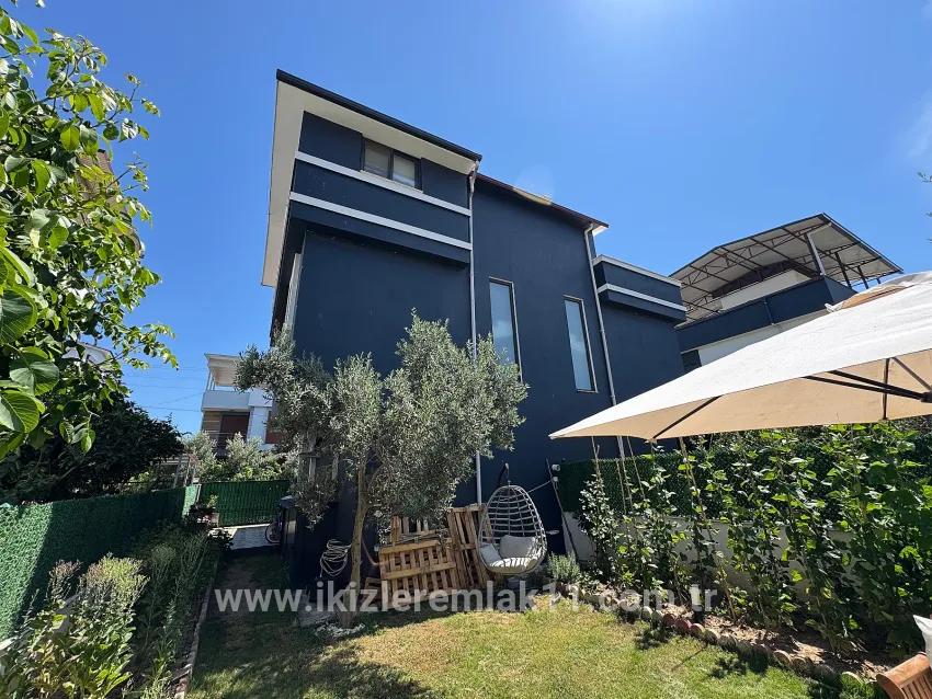For sale In Seferihisar Doğanbey 3+1 spacious garden duplex summer house