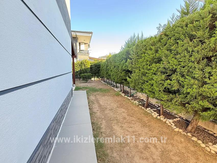 In Ürkmez Doğanbey, Detached House with Pool 3+1 Separate Kitchen Large Garden