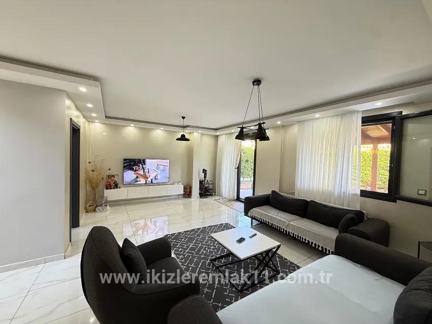 In Ürkmez Doğanbey, Detached House with Pool 3+1 Separate Kitchen Large Garden