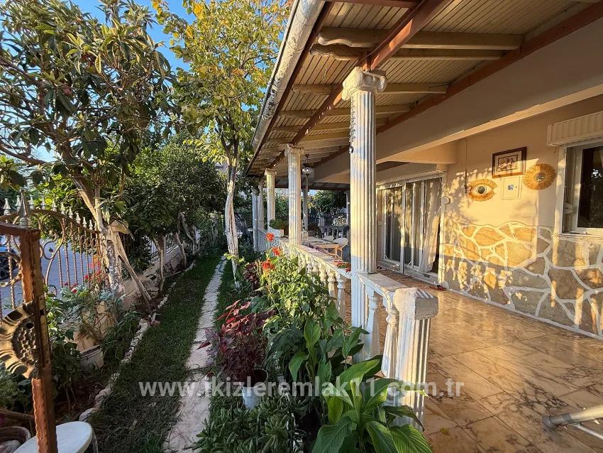 4+1 Bedroom Detached house For sale in Bengiler Nbh. Seferihisar Ürkmez - 210 m²