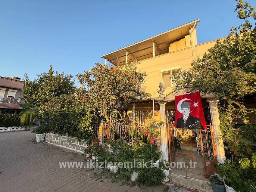 4+1 Bedroom Detached house For sale in Bengiler Nbh. Seferihisar Ürkmez - 210 m²