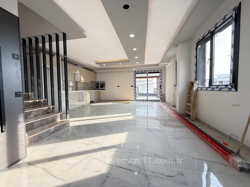 3+1 Detached Villa With Garden For Sale In Seferihisar Doğanbey Center